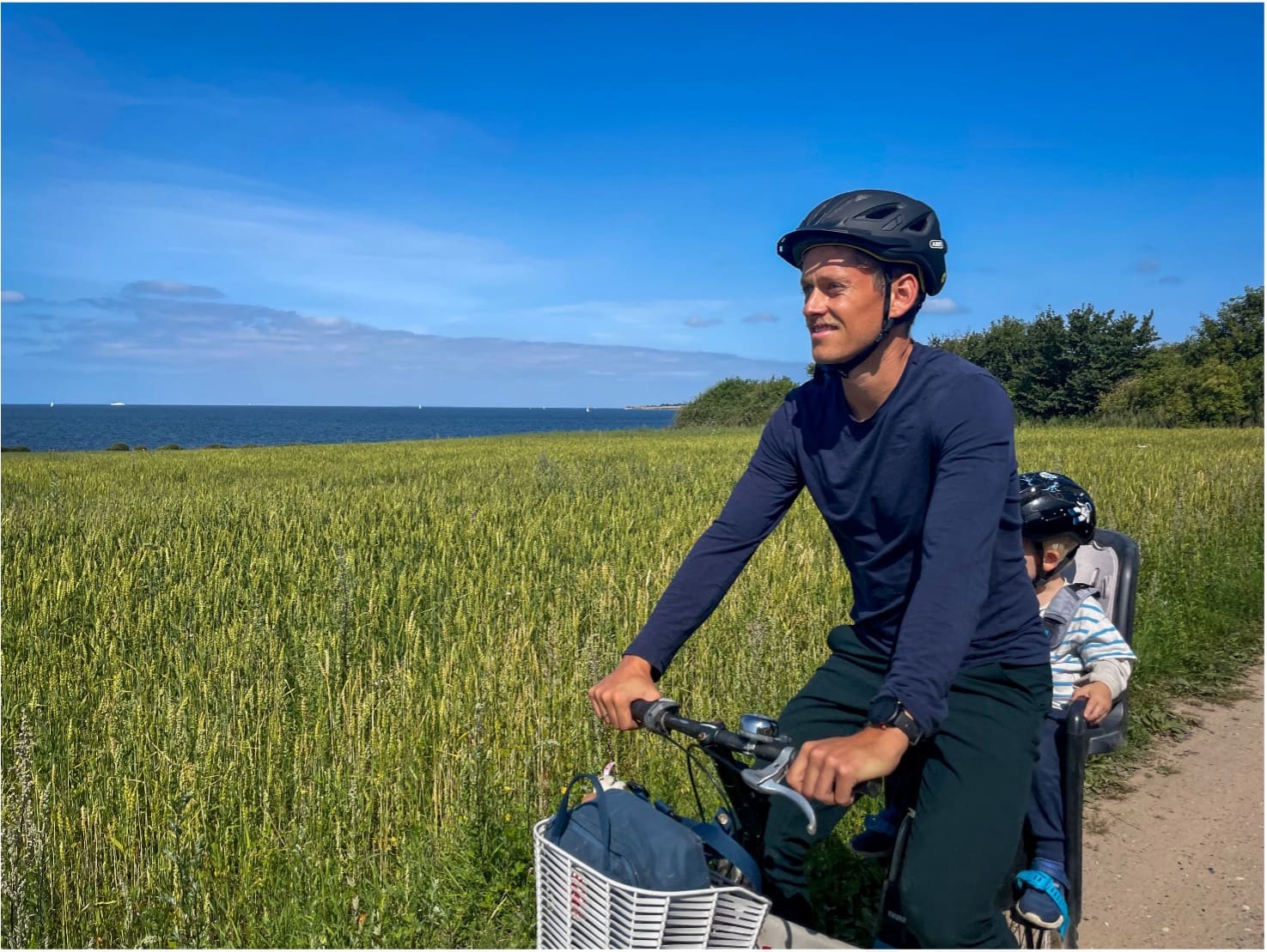 Cykelhjelme til turister på Lyø