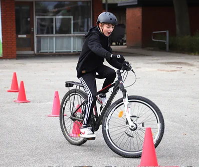 Skolecykler og cykelhjelme